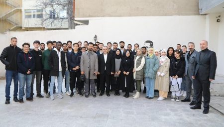 ERÜ Rektörü uluslararası öğrencilerle buluştu