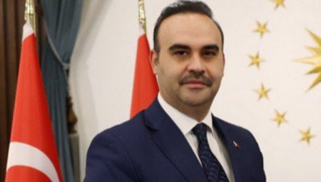 Bakan Kacır: Uzay sanayiini geliştireceğiz