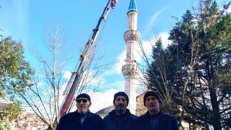 Büyükşehir, Elmalık Camii’nin minare külahını yeniledi
