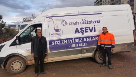 Depremzedeler İzmit Belediyesini unutmadı