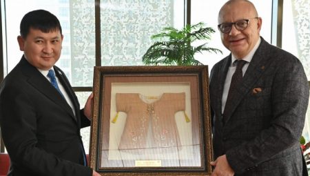 Kazakistan İstanbul Başkonsolos’u Manisa’da