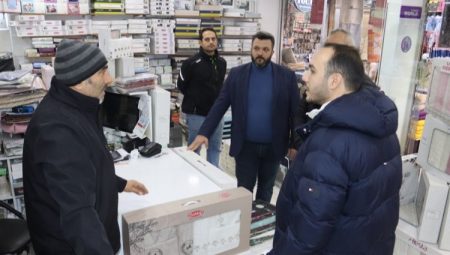 Kocaeli İzmit Belediyesi’nden Akça Camii Caddesi mesaisi