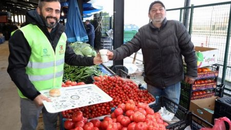 Kocaeli’de pazar esnafına çorba ikramı