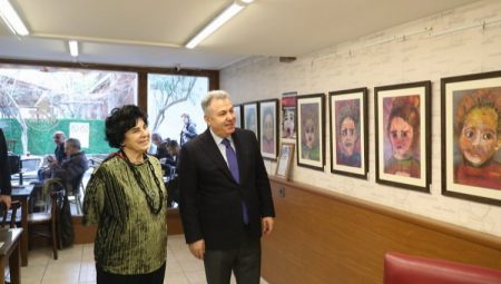 İzmir Valisi Süleyman Elban’dan ‘Anne koluma adımı yaz’ sergisine ziyaret