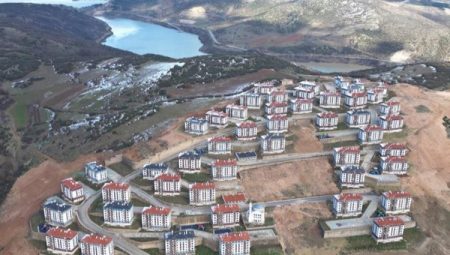 Bursa İnegöl’de 3. Etap ilk konutlar teslim edildi