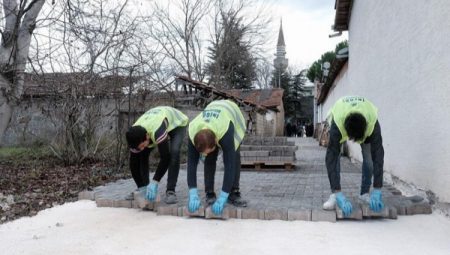 Bursa İnegöl’ün kırsalında üst yapı yatırımları sürüyor