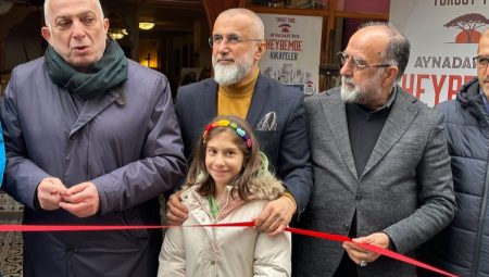 Metin Külünk, Afrika için kitap satın aldı ve dağıttı