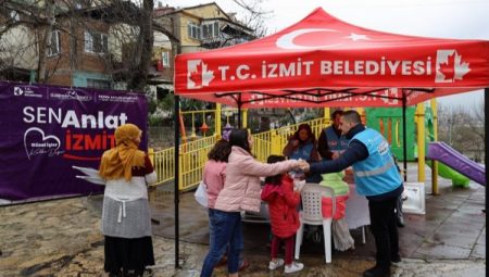Sen Anlat İzmit Terzibayırı’nda vatandaşları dinledi