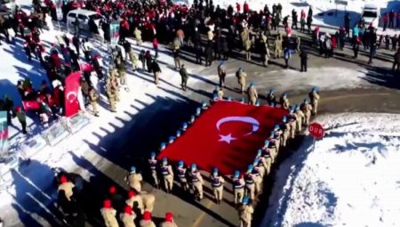 Türkiye Sarıkamış şehitlerine yürüdü