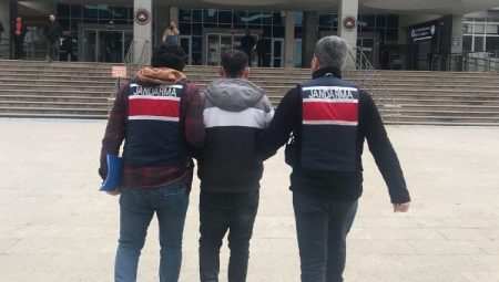 Edirne’de 2 terörist yakalandı
