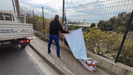 Gebze zabıtasından afiş denetimi