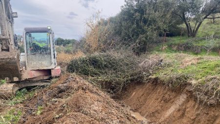 MASKİ’den Sinirli Mahallesinde dere temizliği