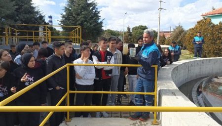 Manisa’da bu kez öğrenciler Kula AAT’yi gezdi