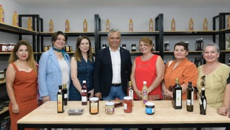 Muratpaşa’da kadın kooperatifleri kazandırmaya devam ediyor