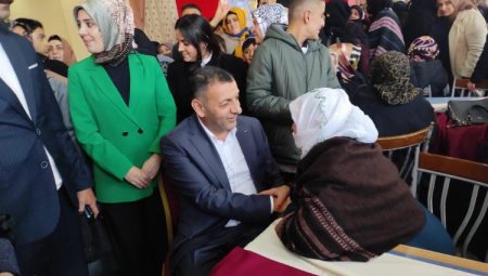 Başkan Adayı Aydın, Ağrılı annelerle buluştu