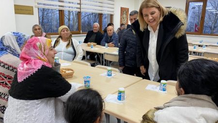 İzmit’te Başkan Hürriyet canları yalnız bırakmadı