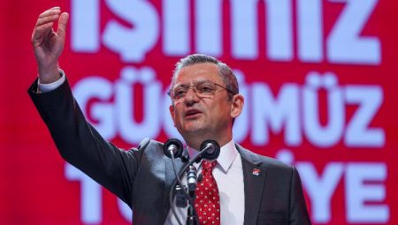 CHP aday tanıtım toplantısı yaptı… Özgür Özel: Sokağın sesine kulak verdik