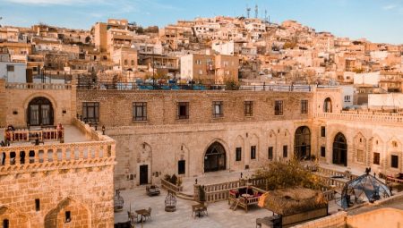 Mardin’de tarihi konaklar butik otellere dönüştü