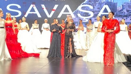 Tuğba Yiğit defilesinde ‘Savaşa hayır’ dediler