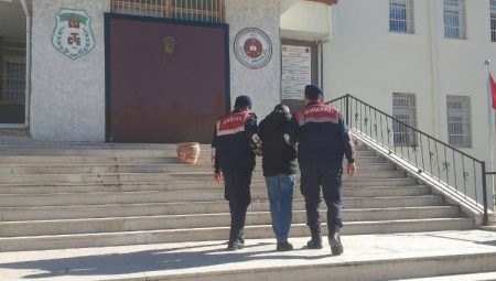 Bilecik’te yakalaması olan şahıs jandarmaya takıldı