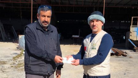 2 günlük gelirini Gazze’ye bağışladı