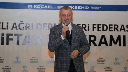 Başkan Büyükakın, Ağrı ve Trabzon il derneklerinin iftar programına katıldı