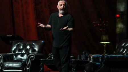 Cem Yılmaz ‘Geleceğin Hekimleri’ için sahne aldı