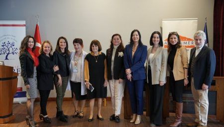 İstanbul Şişli'de 'İyi Yaşlanma'nın püf noktaları konuşuldu