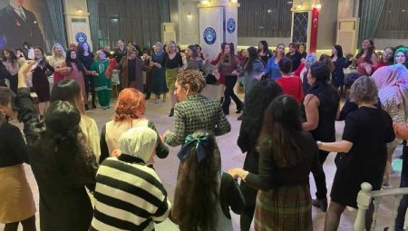 Manisa’da Türkiye Kamu-Sen’li kadınlardan özel gün buluşması