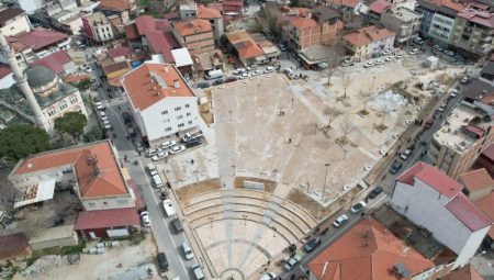Sarıgöl Kent Meydanı açılışa gün sayıyor