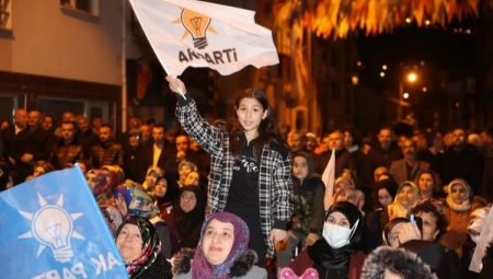 Tokat’ta seçim coşkusu meydanlara sığmadı