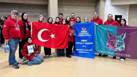Türk öğrencilerden robot yarışmasında büyük başarı