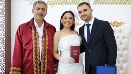 Bursa Gemlik’te Başkan Deviren ilk nikahını kıydı