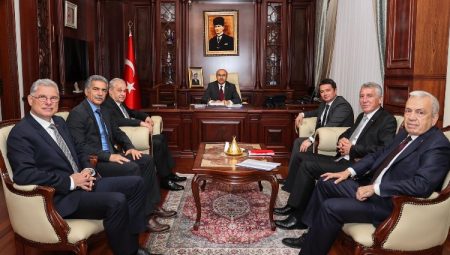 CHP’li ilçe belediye başkanları önce Valiliği, daha sonra Büyükşehir’i ziyaret etti