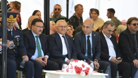 Başkan Büyükkılıç, Millet Bahçesi’nde 19 Mayıs coşkusuna ortak oldu
