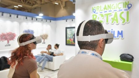 İstanbul’da ‘Kırlangıç’ın Rotası VR Film’ alanı ilgilye karşılandı