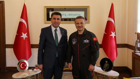 Alper Gezeravcı’dan Vali Aygöl’e ziyaret