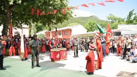 Bursa Barakfakih’te geleneksel pilav günü