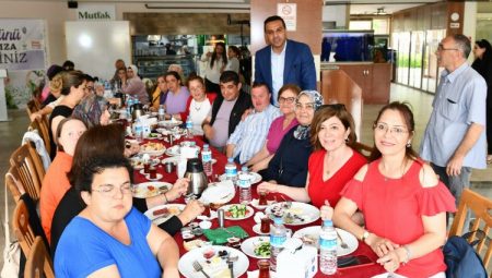 İzmir Çiğli’de Başkan Yıldız engelli anneleriyle buluştu