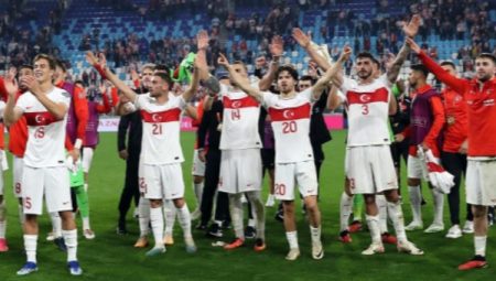 A Milli Takım, Euro 2024'te kritik maç için sahaya çıkıyor