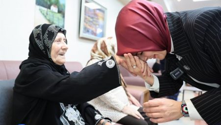 Bakan Göktaş bayram ziyaretlerinde