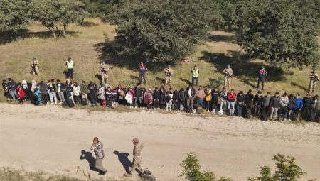 Edirne’de göçmen kaçakçılarına operasyon