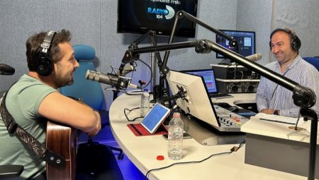 Müzik aşkım herşeyin önünde!