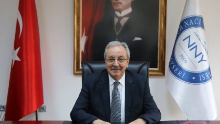 NNYÜ Rektörü Özsoylu, öğrencilere başarılar diledi