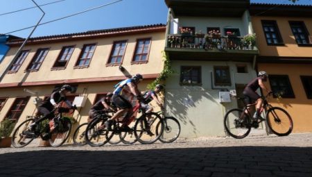 Pedallar Mysia Yolları’nın eşsiz doğasında çevrildi