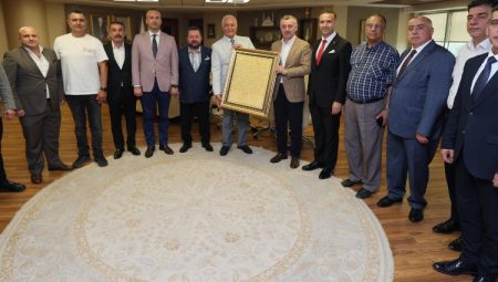 Başkan Büyükakın: “Dünya soykırımları canlı canlı izliyor”