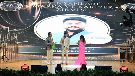 Erhan Yıldırak ‘Yılın Öne Çıkan Genç İş İnsanı ‘ ödülünü aldı