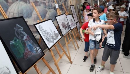 Gebze’de eğitimin taçlandırdığı başarı tuvallere yansıdı