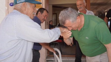 İzmir Güzelbahçe’nin mahallelerine bayram ziyareti