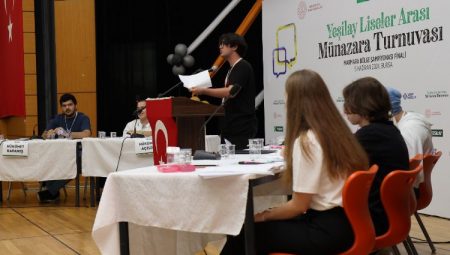 Yeşilay münazarasında Marmara Bölge Finali yapıldı